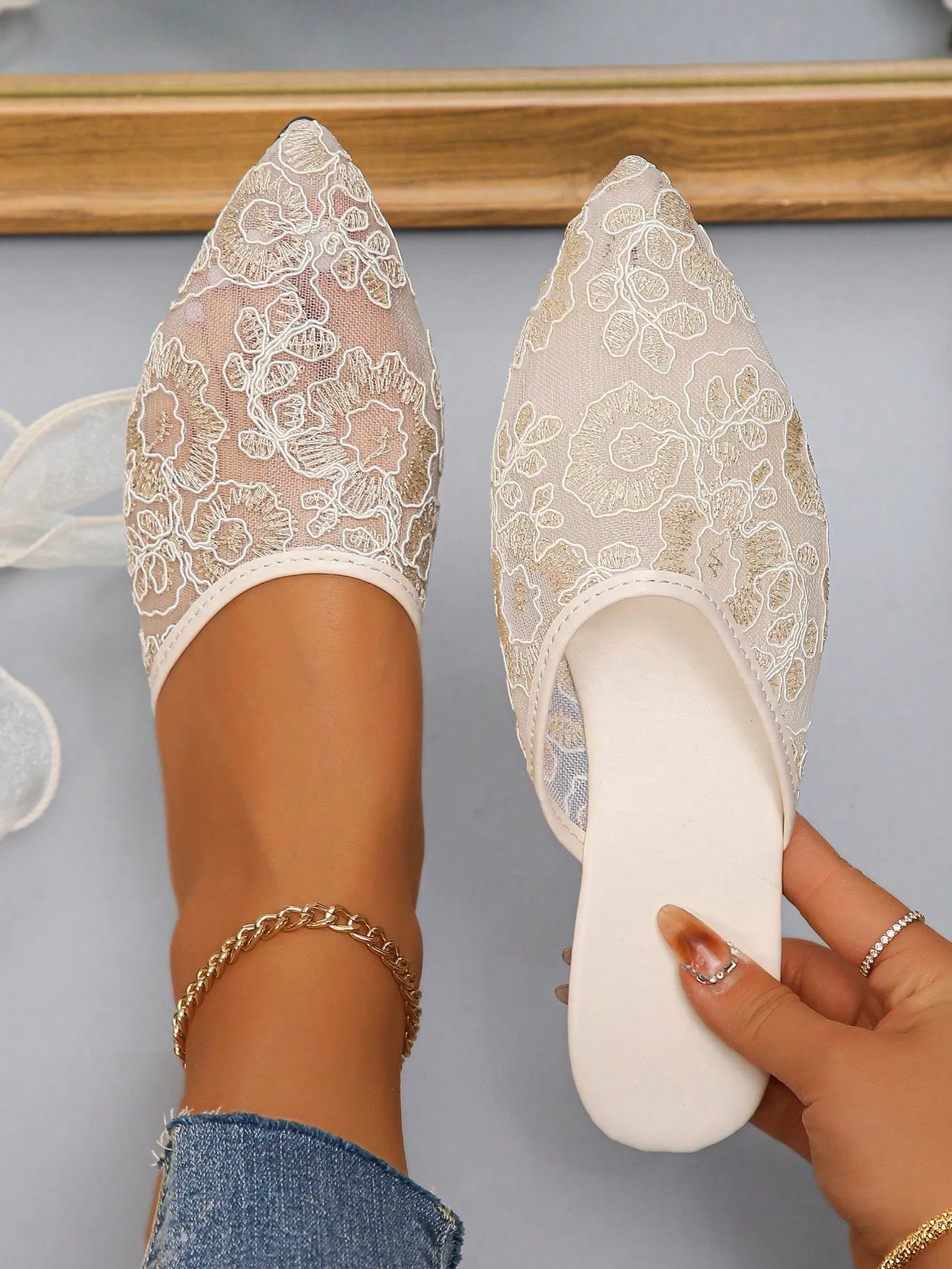 Fashion Flats For Women, Colorblock Embroidery Detail Point Toe Flat Mules