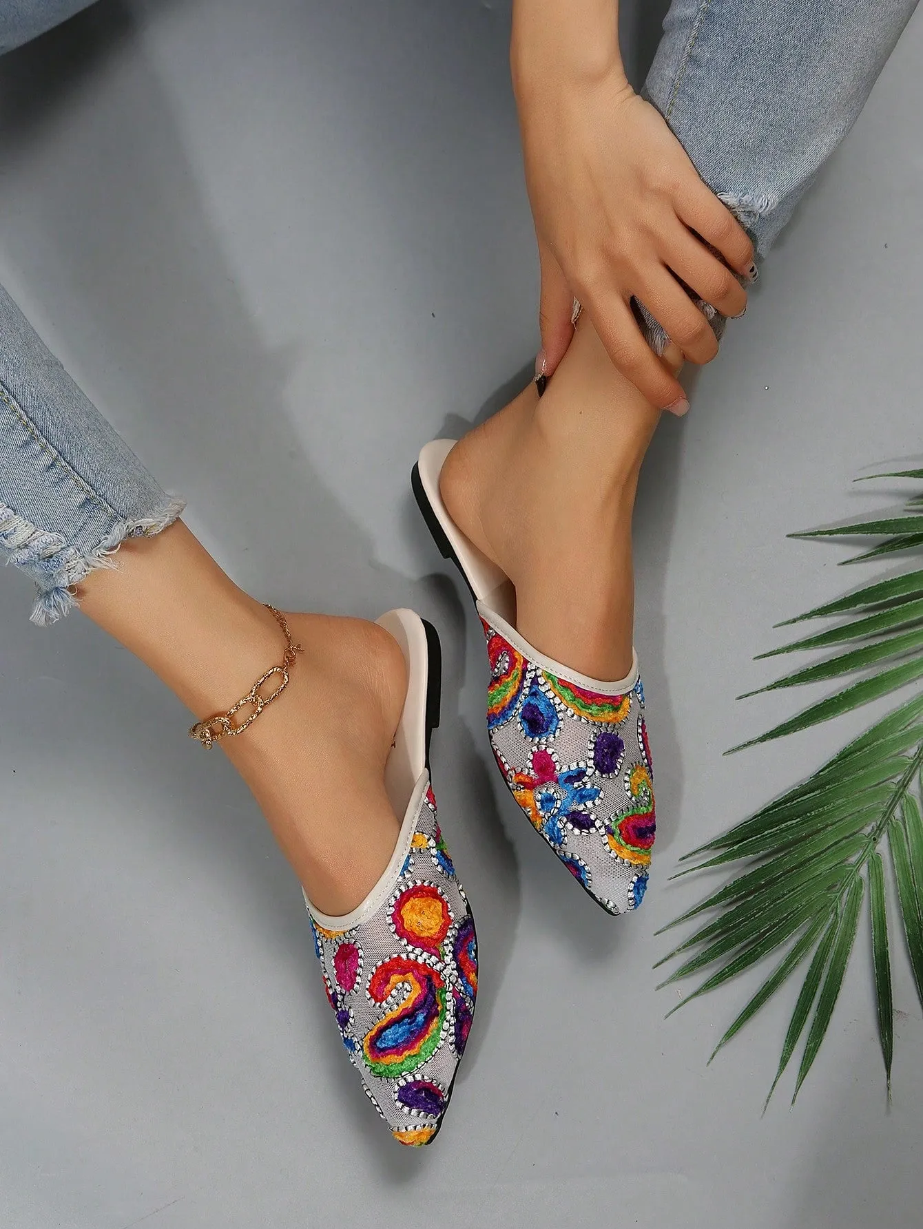 Fashion Flats For Women, Colorblock Embroidery Detail Point Toe Flat Mules