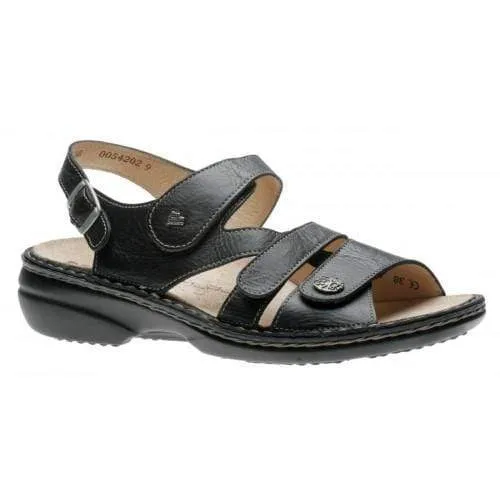 Finn Comfort Women's Gomera Sandals- Plisseelight Schwarz