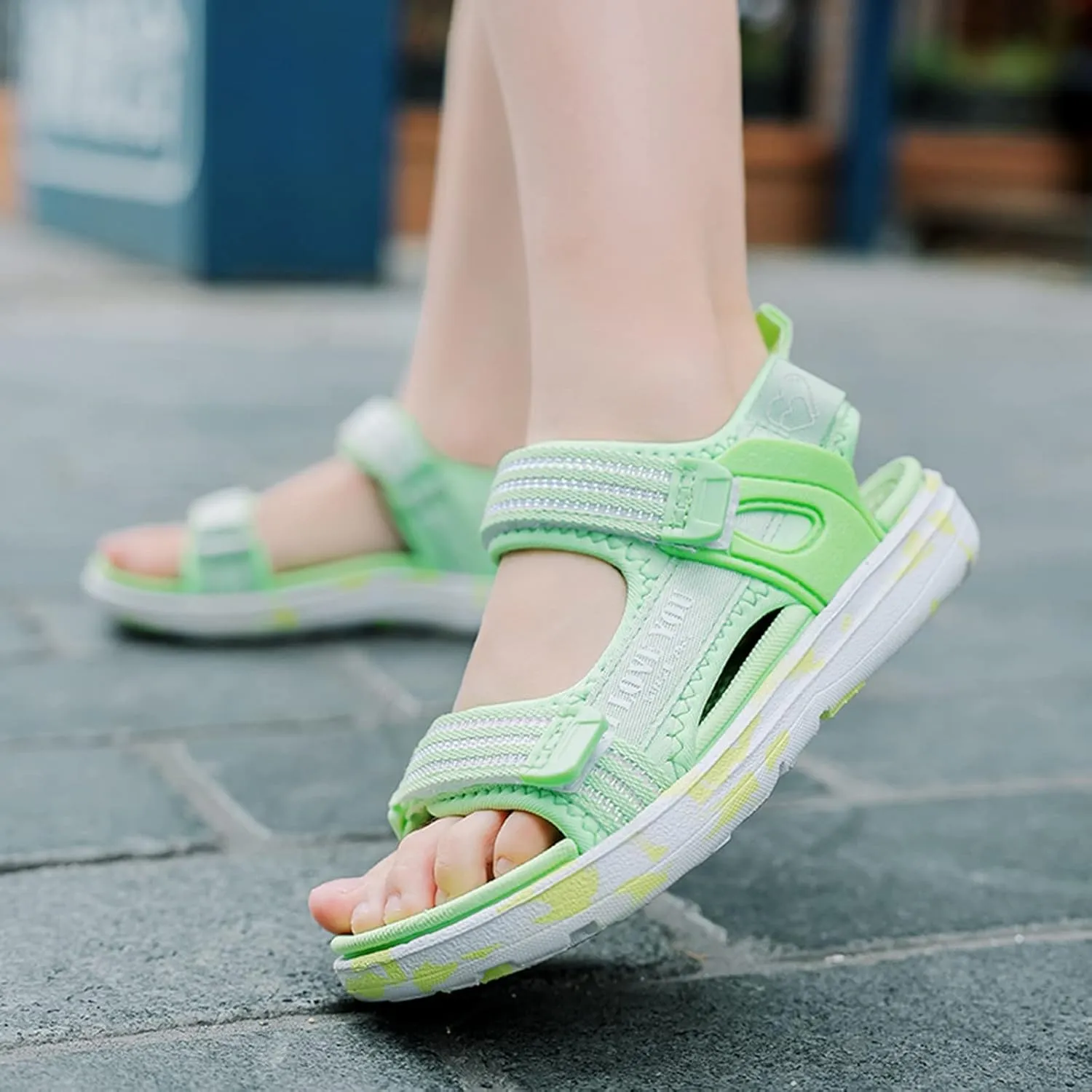Girls Open Toe Sport Sandals for Hiking Walking 2025 Summer Trendy Outdoor Athletic Sneakers with Adjustable Straps