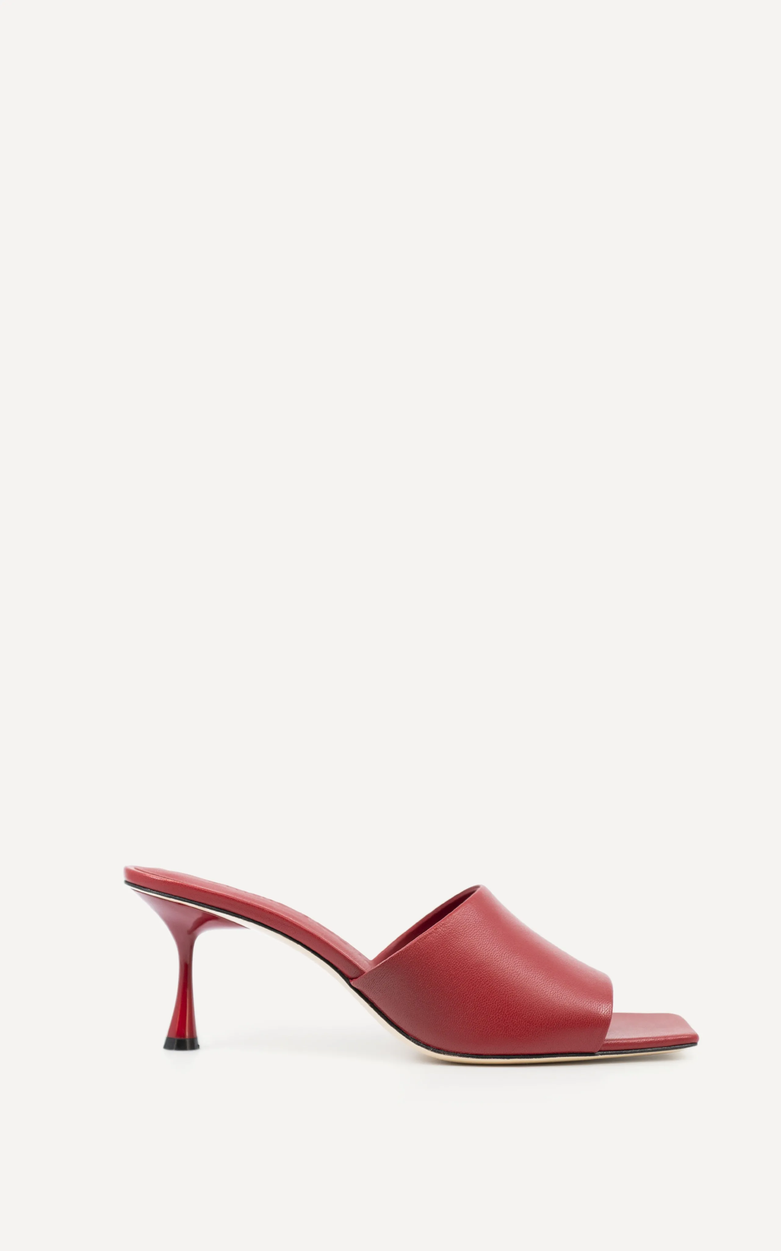 Studio Amelia Classic 70 Mule in Red